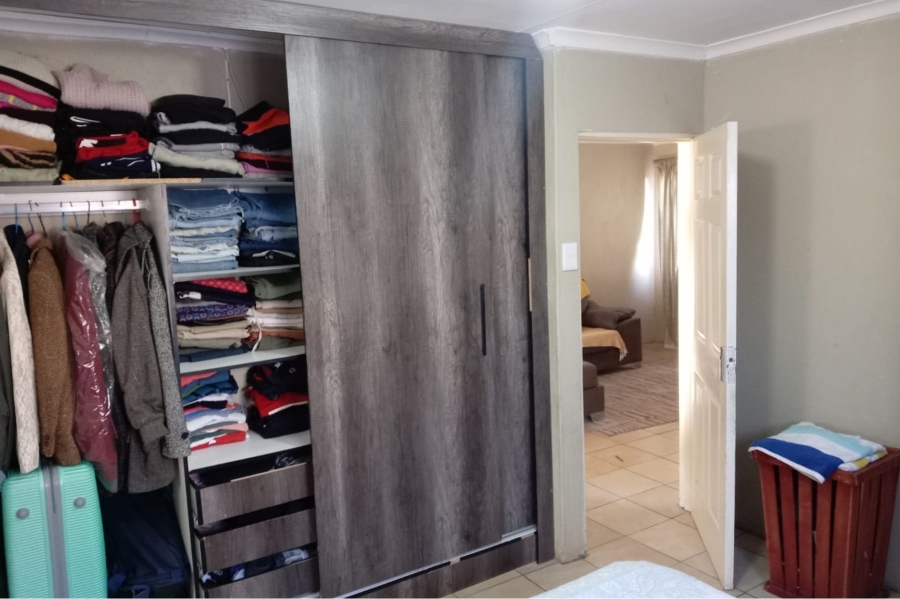 2 Bedroom Property for Sale in Kutlwanong Northern Cape